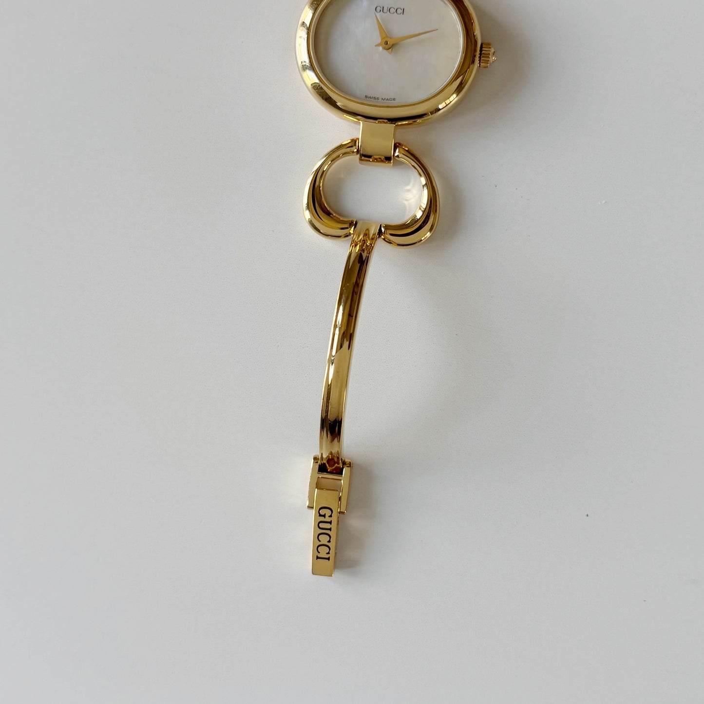 Gucci 1990s Seashell Oval Dial Gold Plated Bangle Watch (Small)