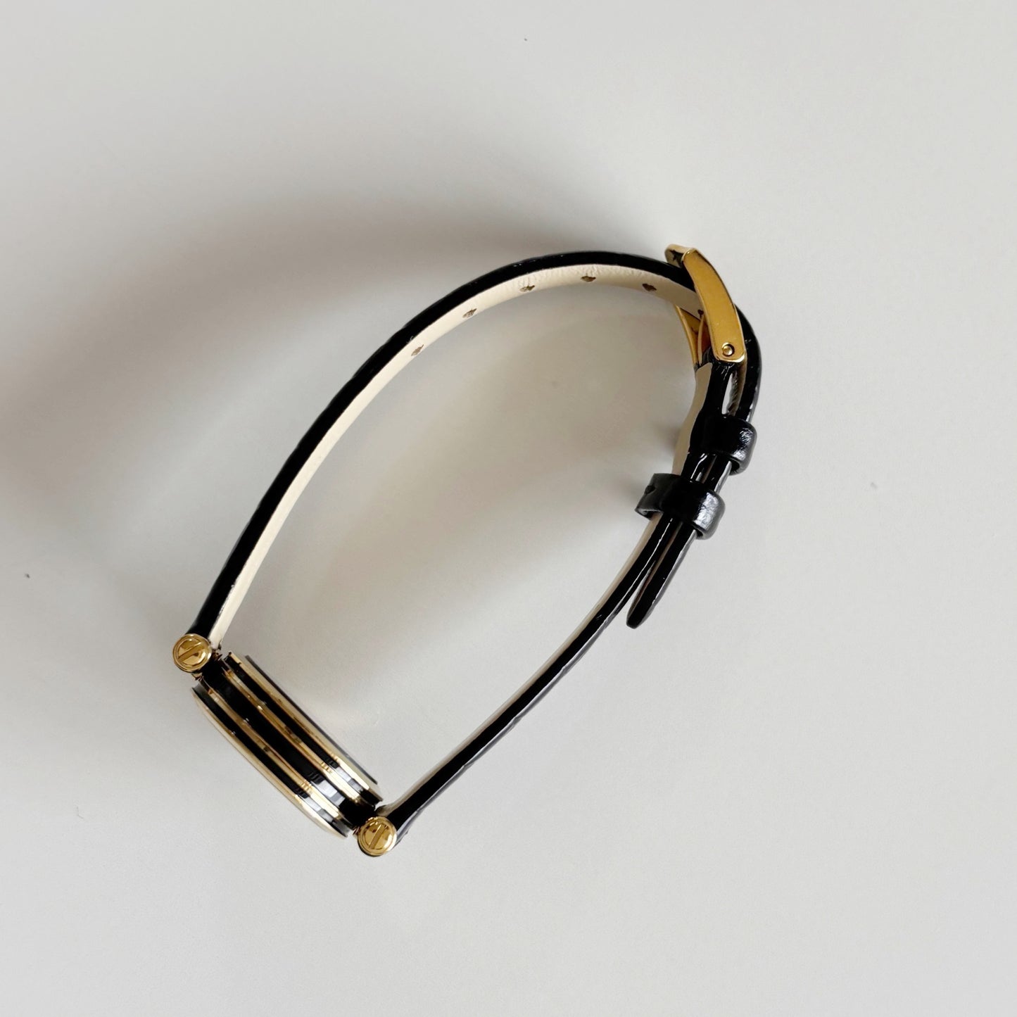 Gucci 1990s Sherry Round Dial Gold Plated Watch