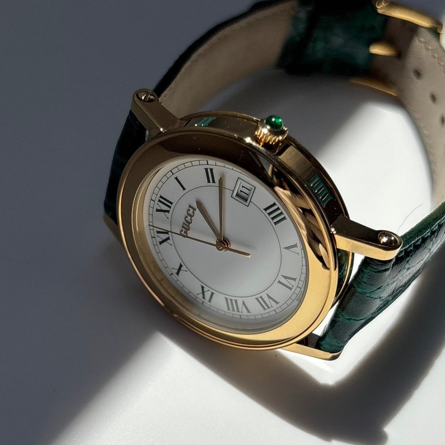 Gucci 1990s Date Round Dial Gold Plated Watch (Large)