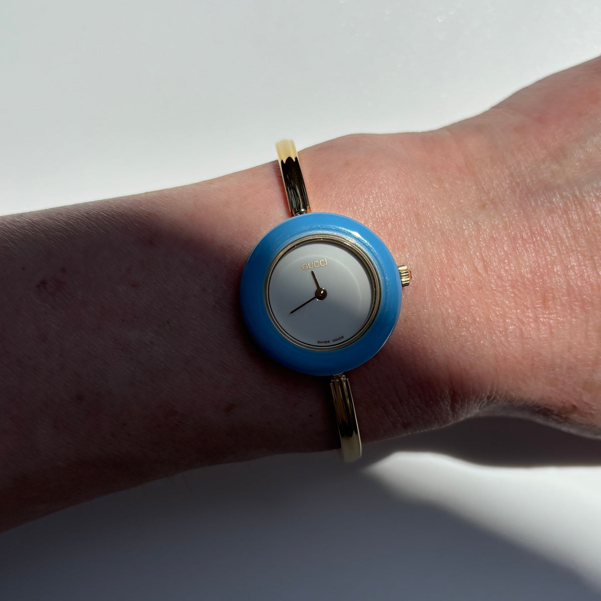 Gucci 1990s Interchangeable Bezel Gold Plated Bangle Watch with 12 bezels, case (Small)