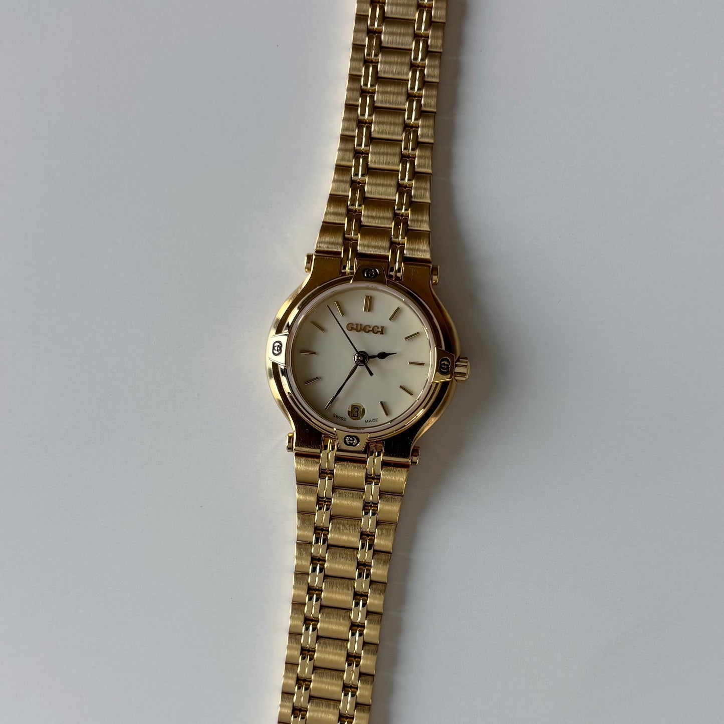 Gucci 1990s Cream Dial Date Gold Plated Watch