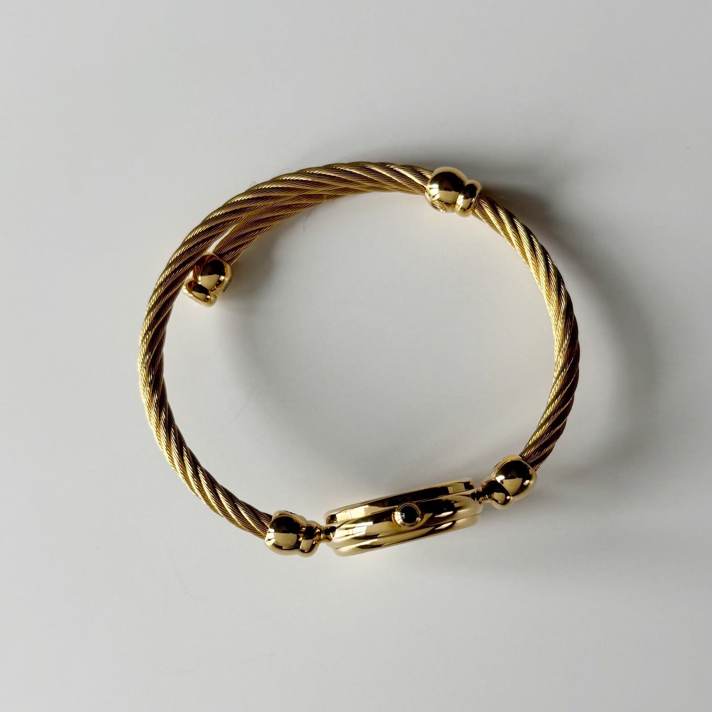Gucci 1990s Seashell Dial Gold Plated Cable Bangle Watch