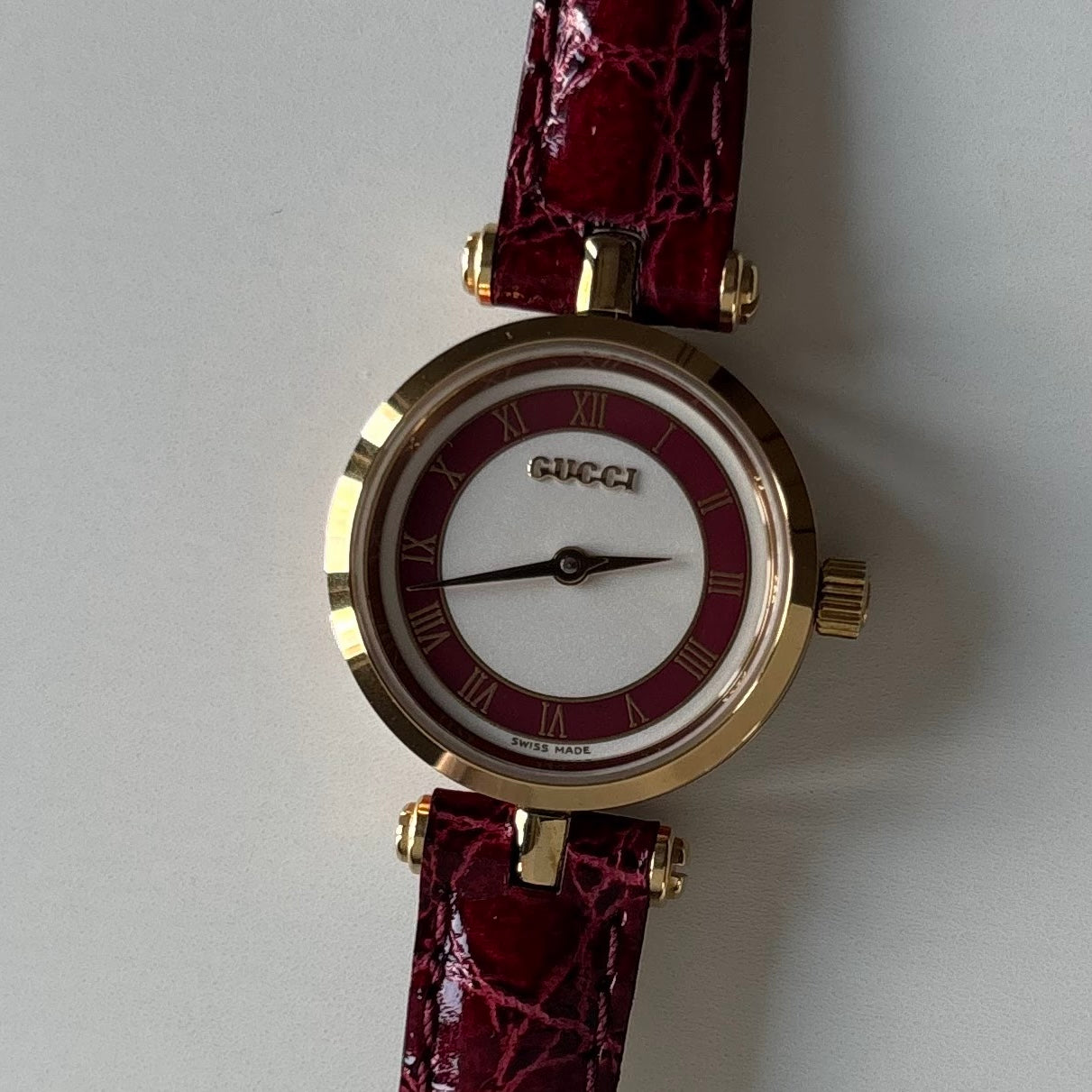 Gucci 1990s Sherry Round Dial Gold Plated Watch