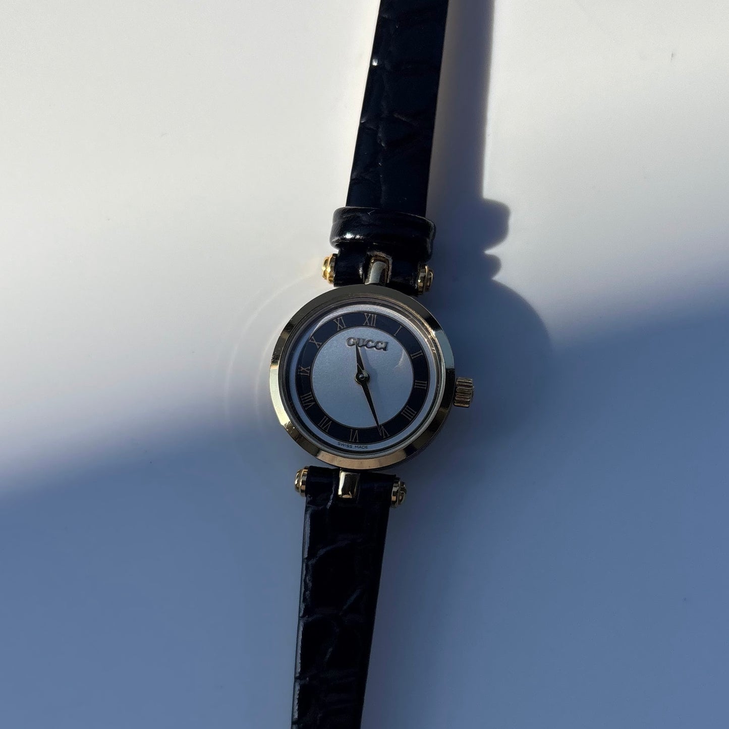 Gucci 1990s Sherry Round Dial Gold Plated Watch