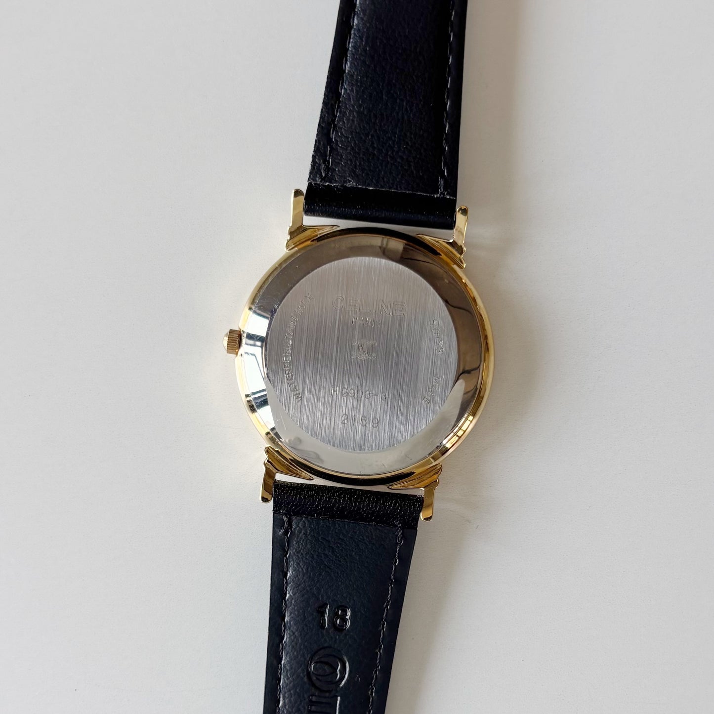 Celine 1990s Seashell Round Dial Gold Plated Watch (Large)