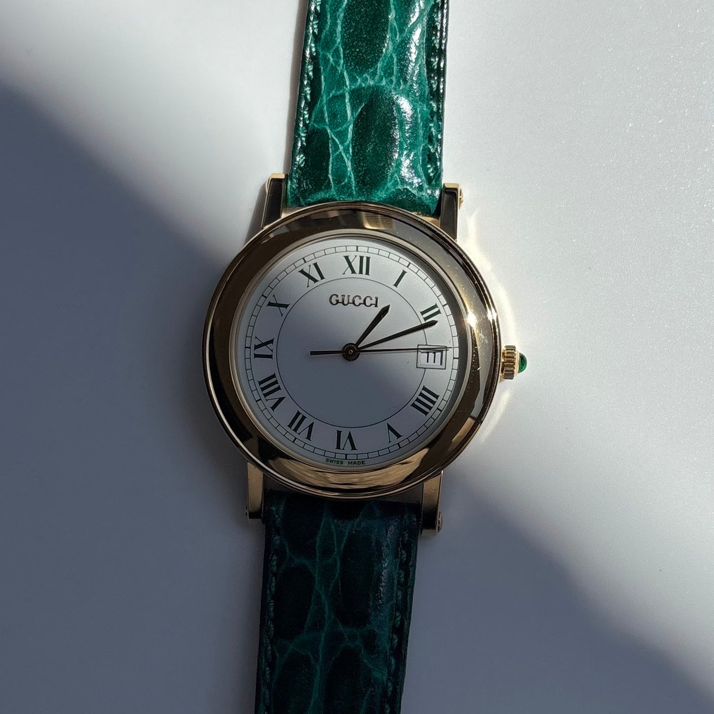 Gucci 1990s Date Round Dial Gold Plated Watch (Large)