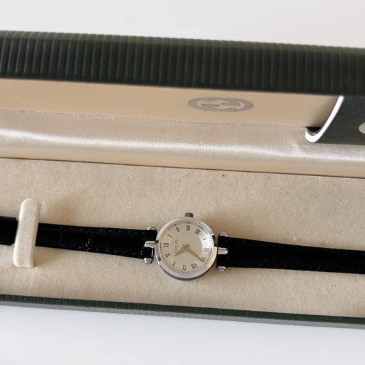 Gucci 1990s Silver Round Watch (Womens)