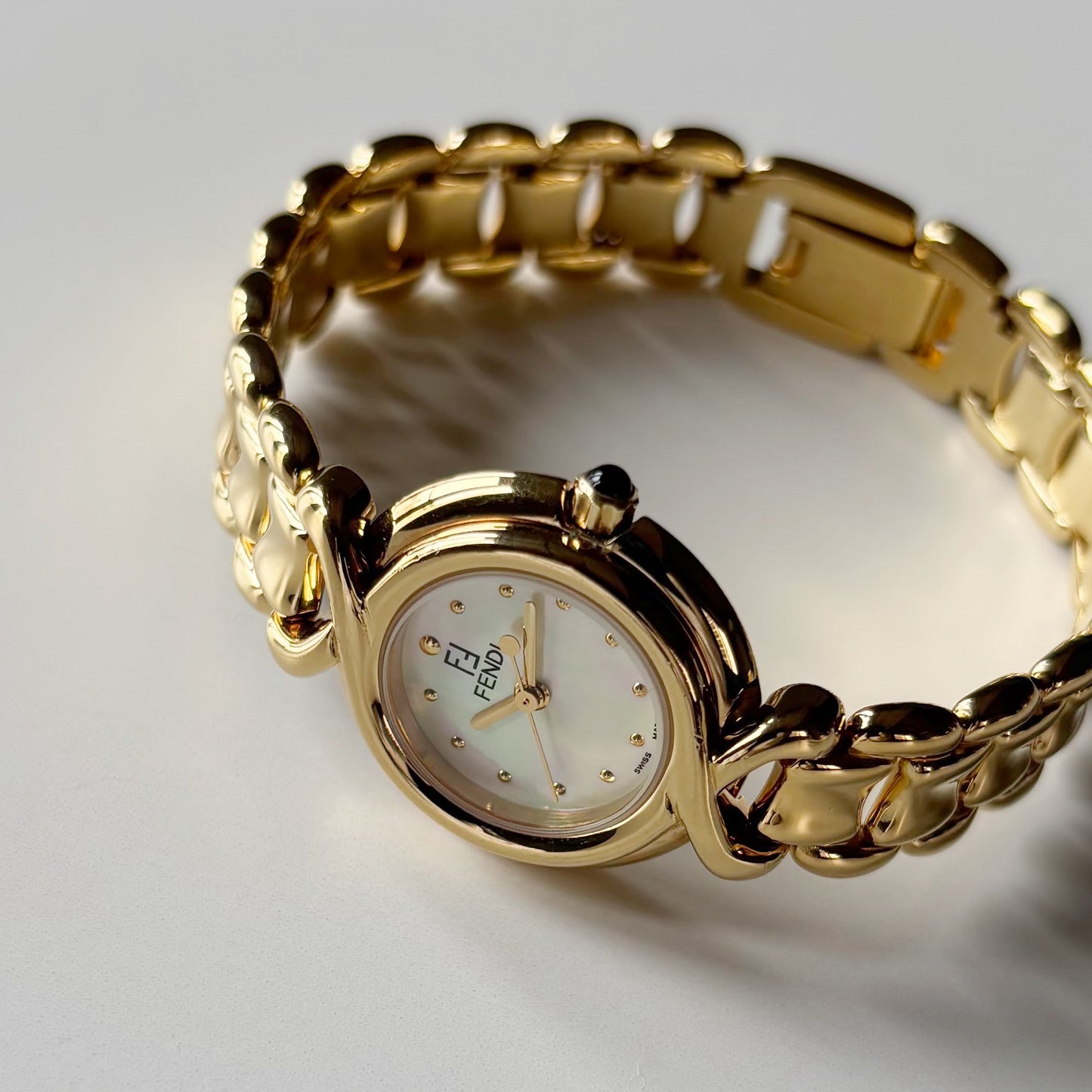 Fendi 1990s Seashell Round Dial Gold Plated Watch