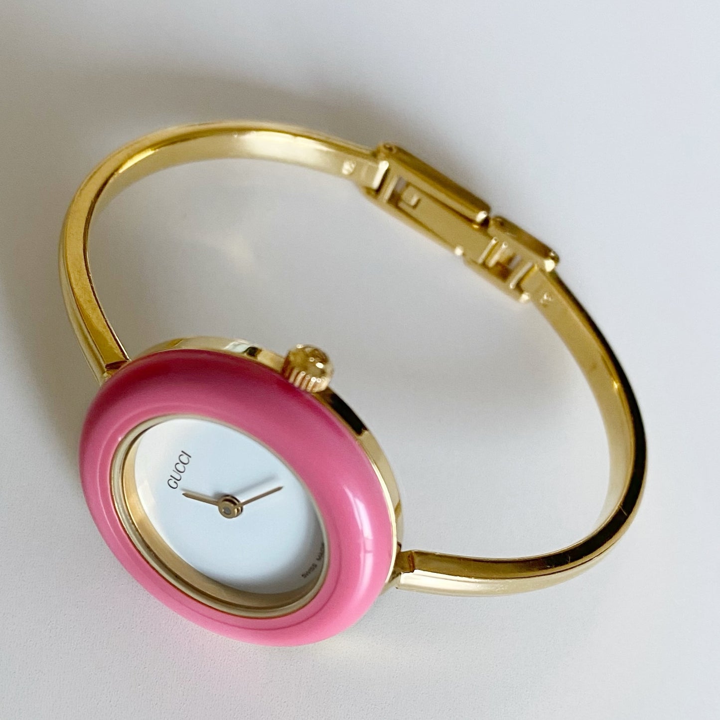 Gucci 1990s Interchangeable Bezel Gold Plated Bangle Watch with 12 bezels, case (Small)