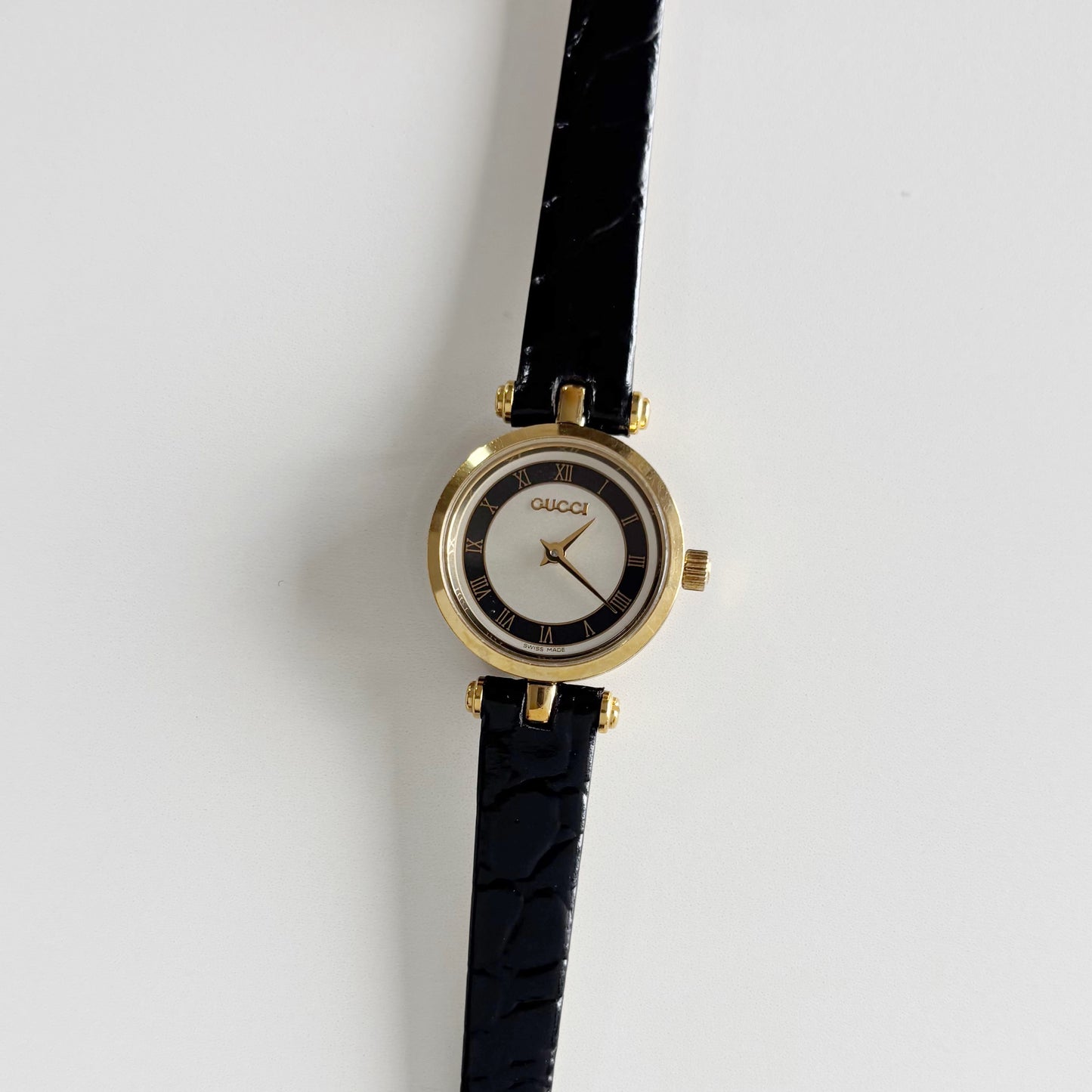Gucci 1990s Sherry Round Dial Gold Plated Watch