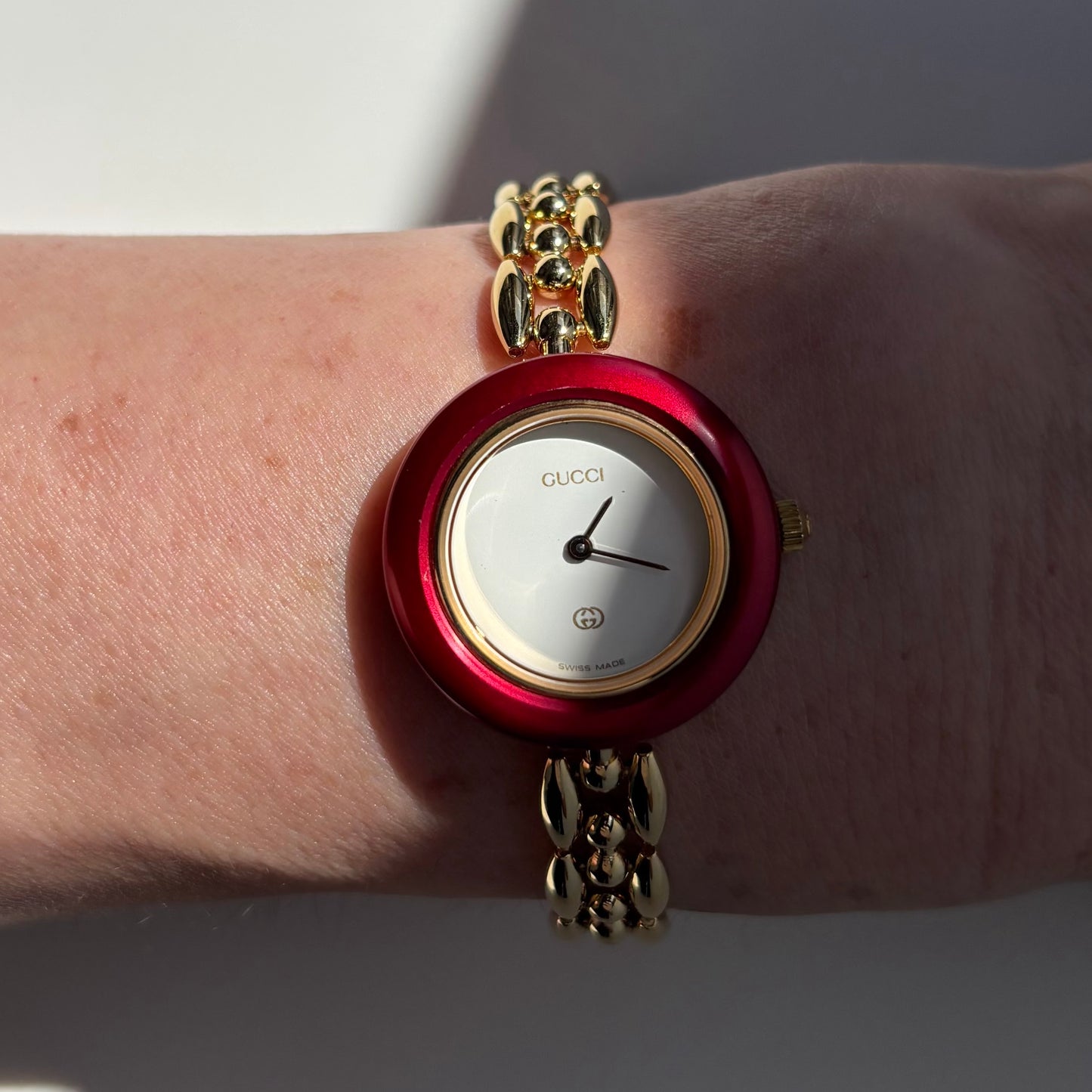 Gucci 1990s Interchangeable Bezel Gold Plated watch with 6 bezels, case (160cm)