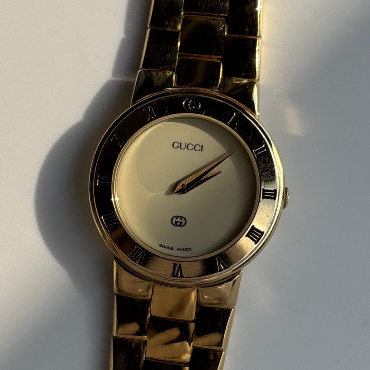 Gucci 1990s Round Dial Gold Plated Watch
