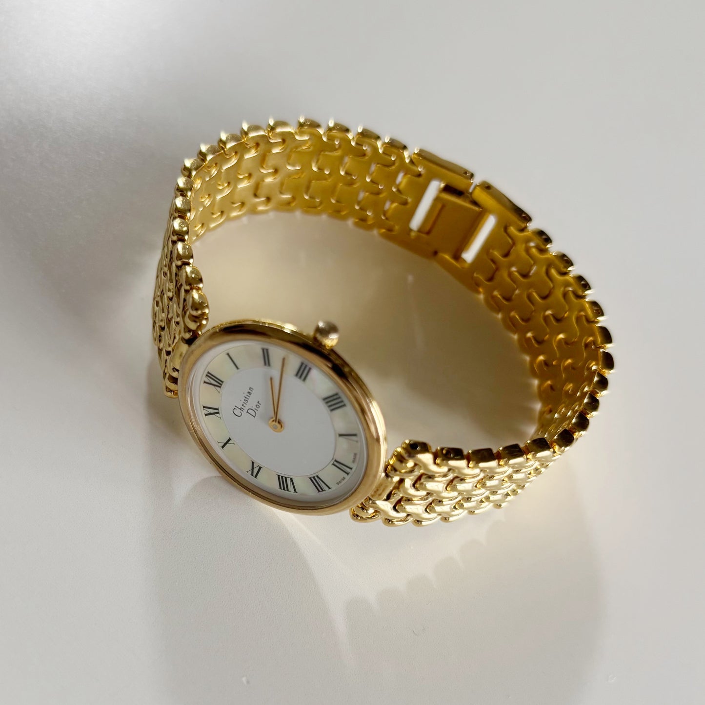 Dior 1990s Seashell Dial Round Dial Gold Plated Watch (Large)