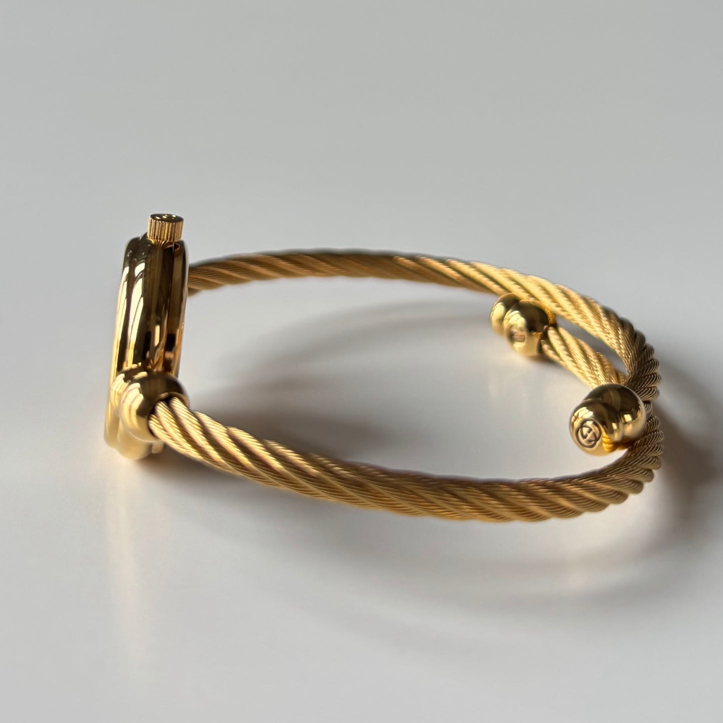 Gucci 1980s Round Dial Cable Band Bangle Watch