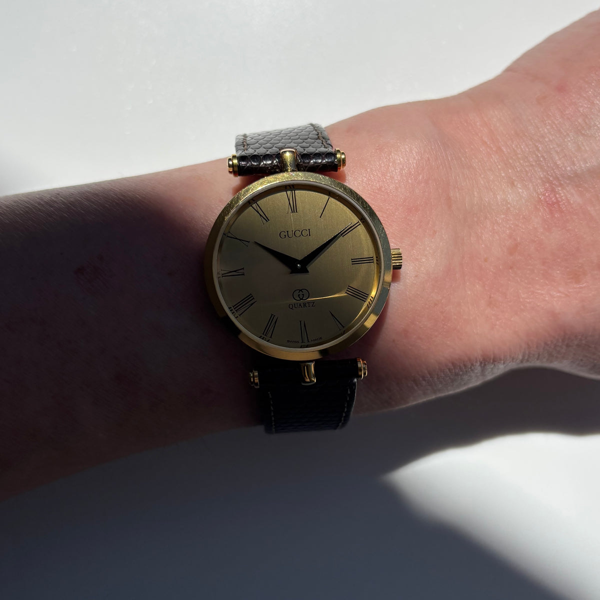 Gucci 1990s Round Gold Dial Gold Plated Watch (Large)