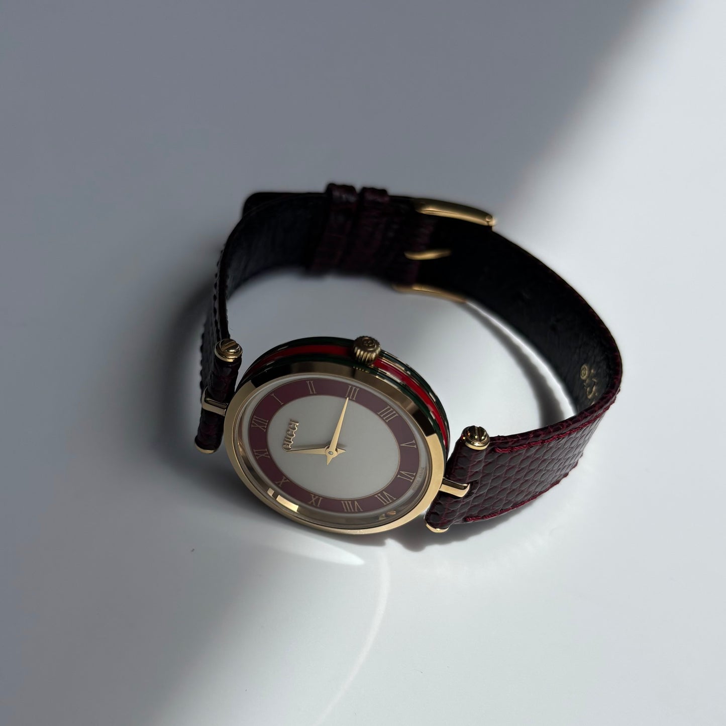 Gucci 1990s Round Dial Red Gold Plated Watch (Large)