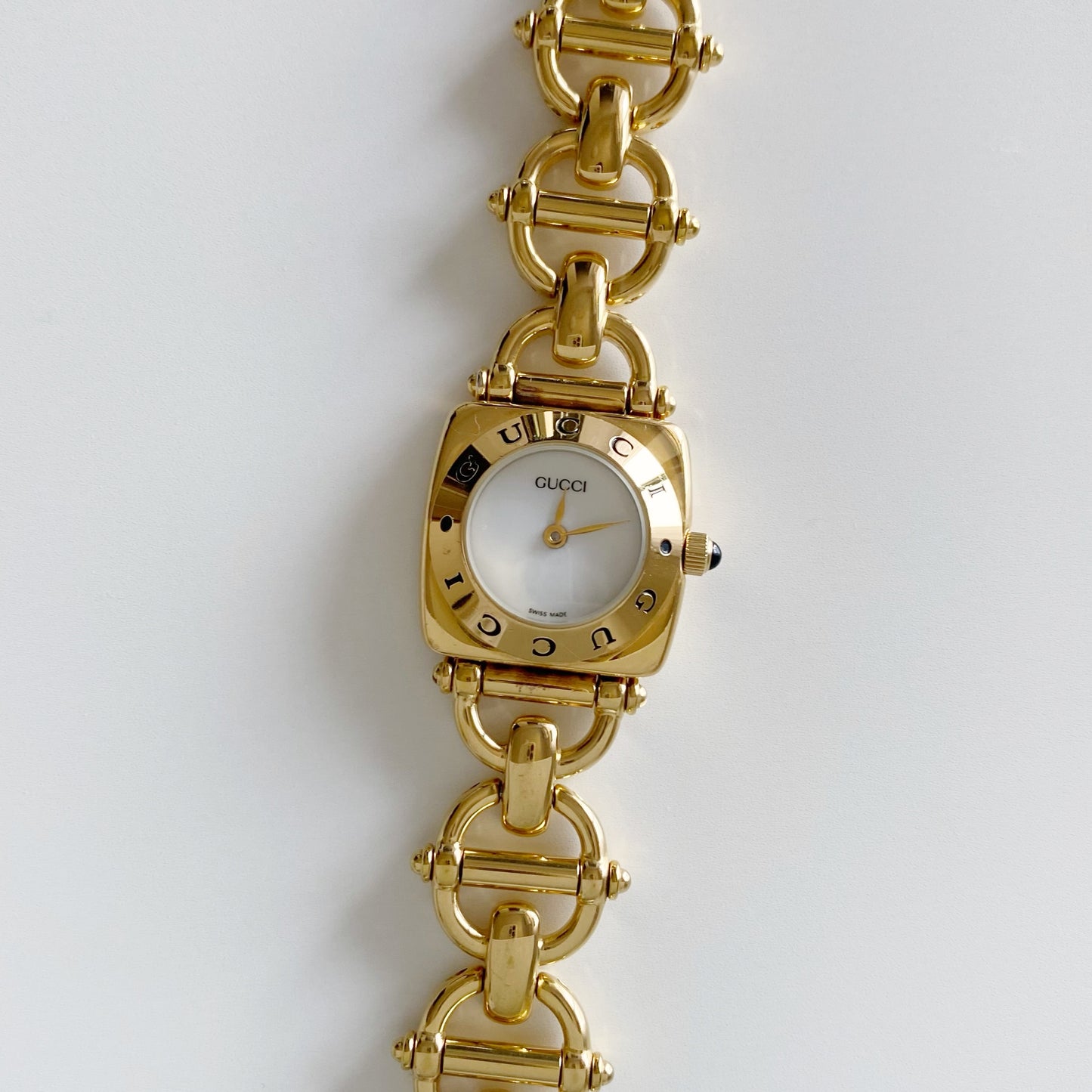 Gucci 1990s White Dial Gold Plated Round Watch