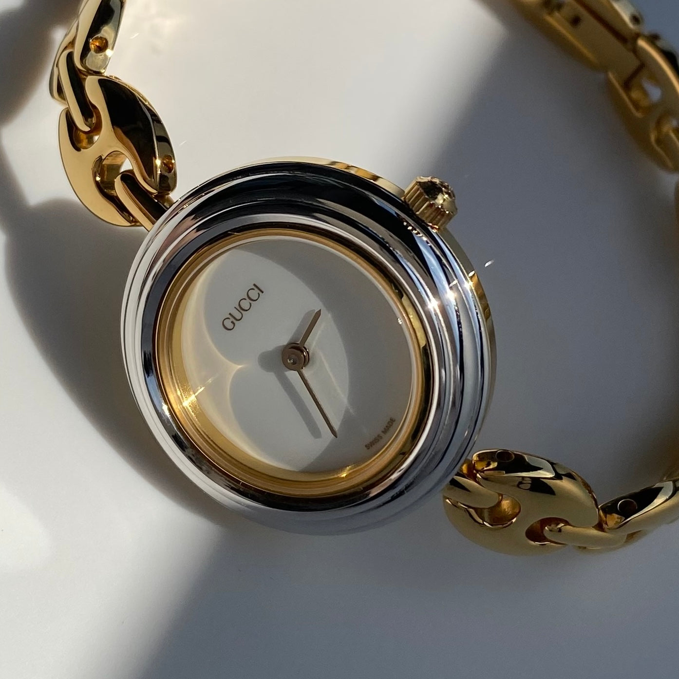 Gucci 1990s Interchangeable Bezel Gold Plated Watch with 6 bezels, case (165m)