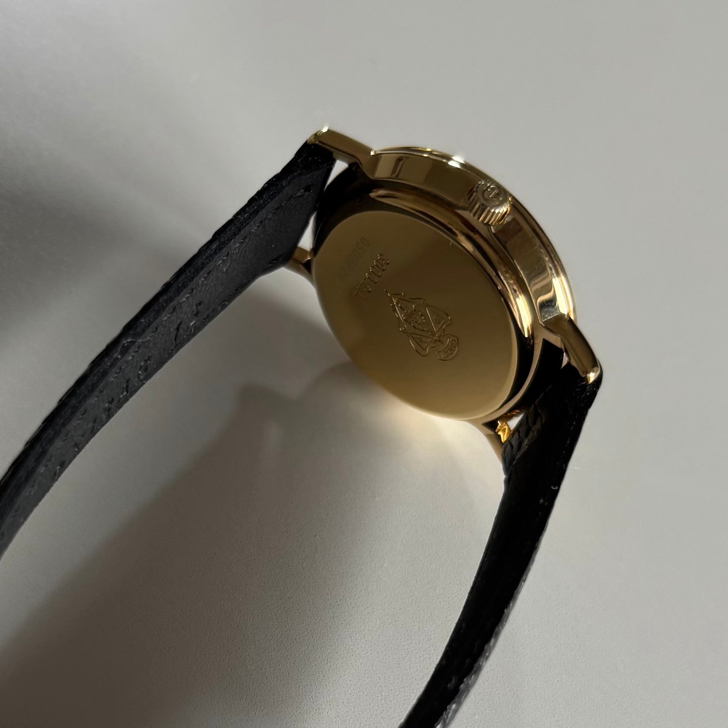 Gucci 1990s Round Dial Gold Plated Watch