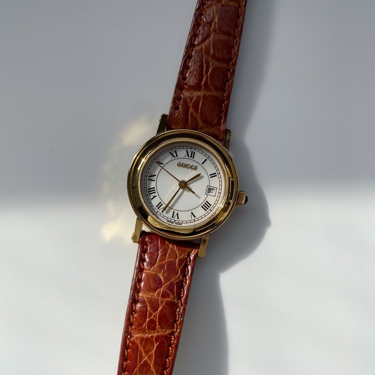 Gucci 1990s Date Round Watch (Women's)