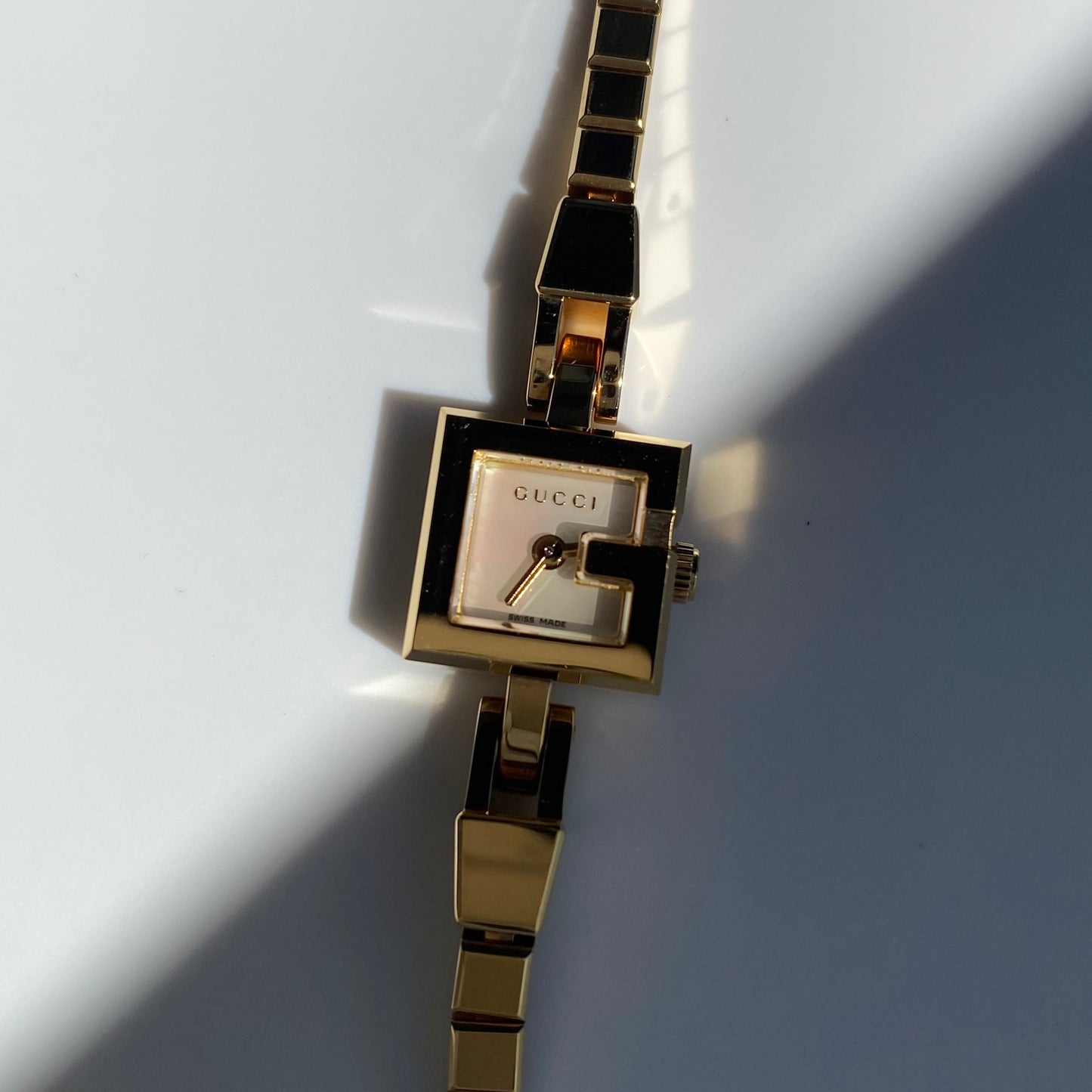 Gucci 1990s Seashell G Dial Gold Plated Watch