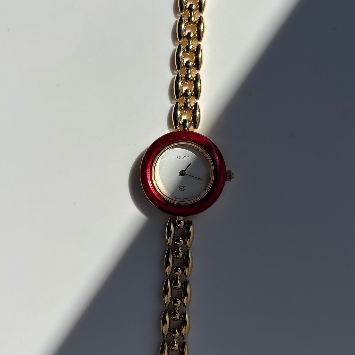 Gucci 1990s Interchangeable Bezel Gold Plated watch with 6 bezels, case (160cm)
