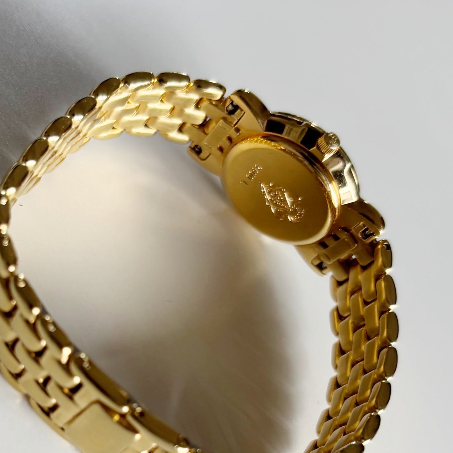 Gucci 1990s Round Dial Gold Plated Watch