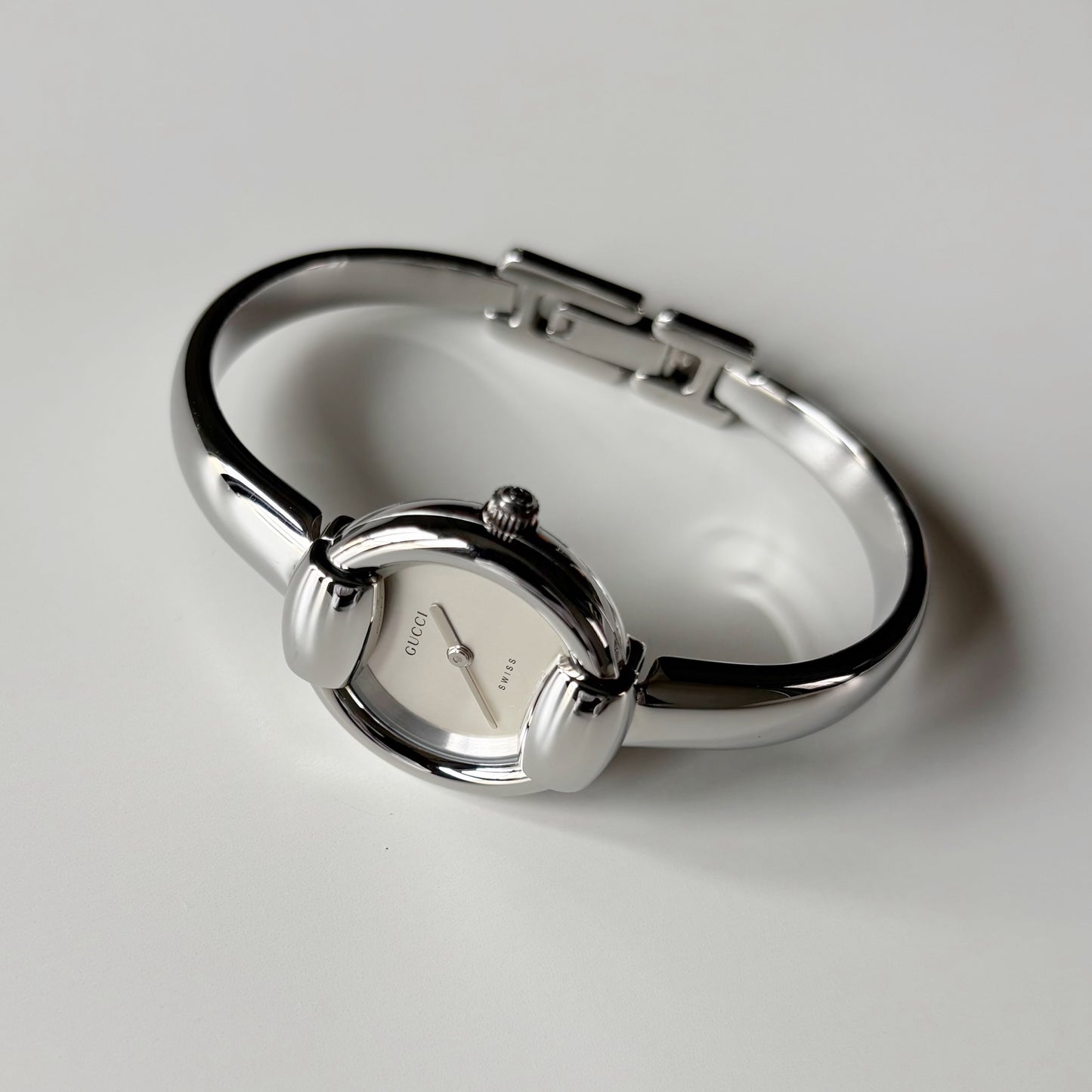 Gucci 1990s Round Dial Stainless steel Bangle Watch
