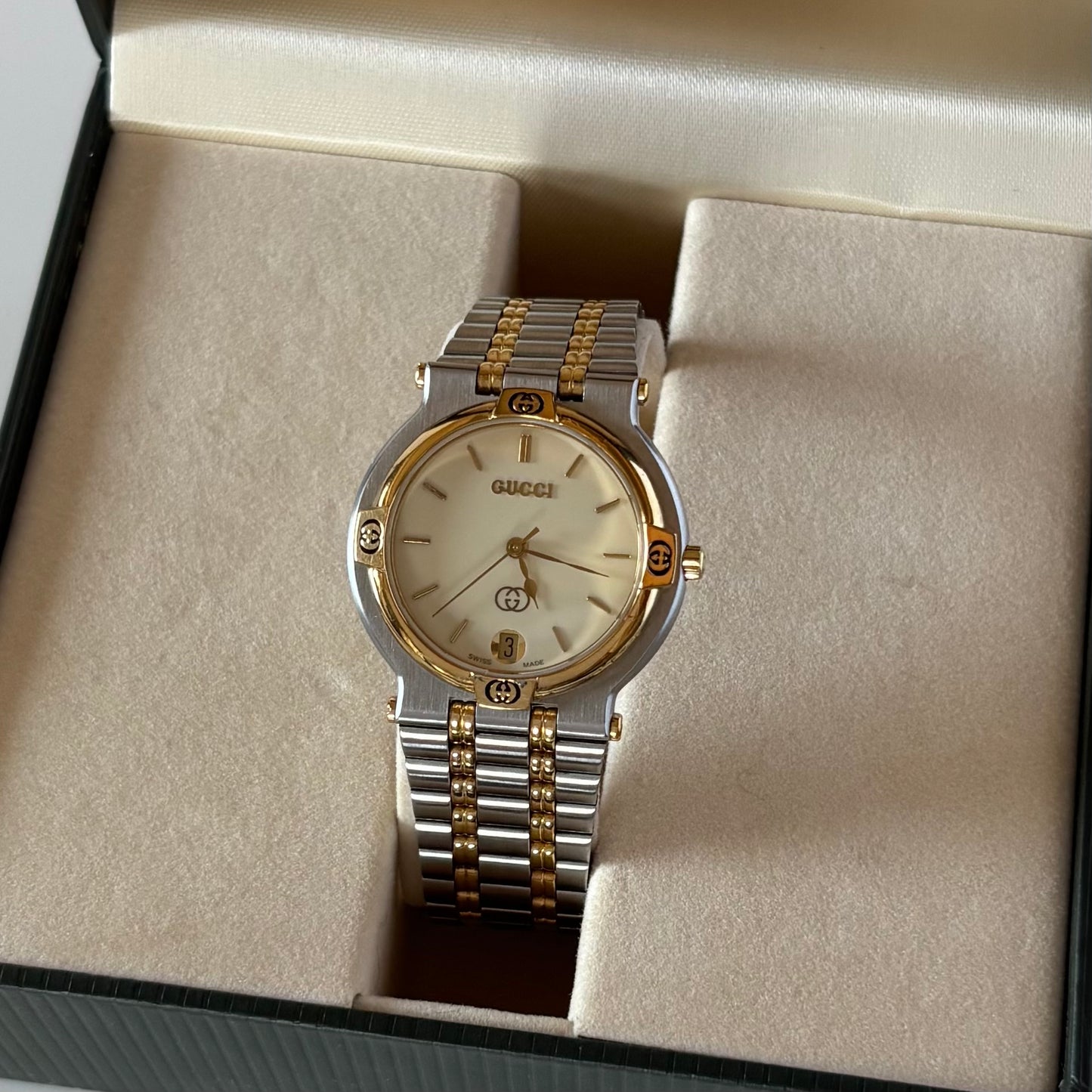 Gucci 1990s Date Round Dial Gold Plated Two Tone Watch (Large)