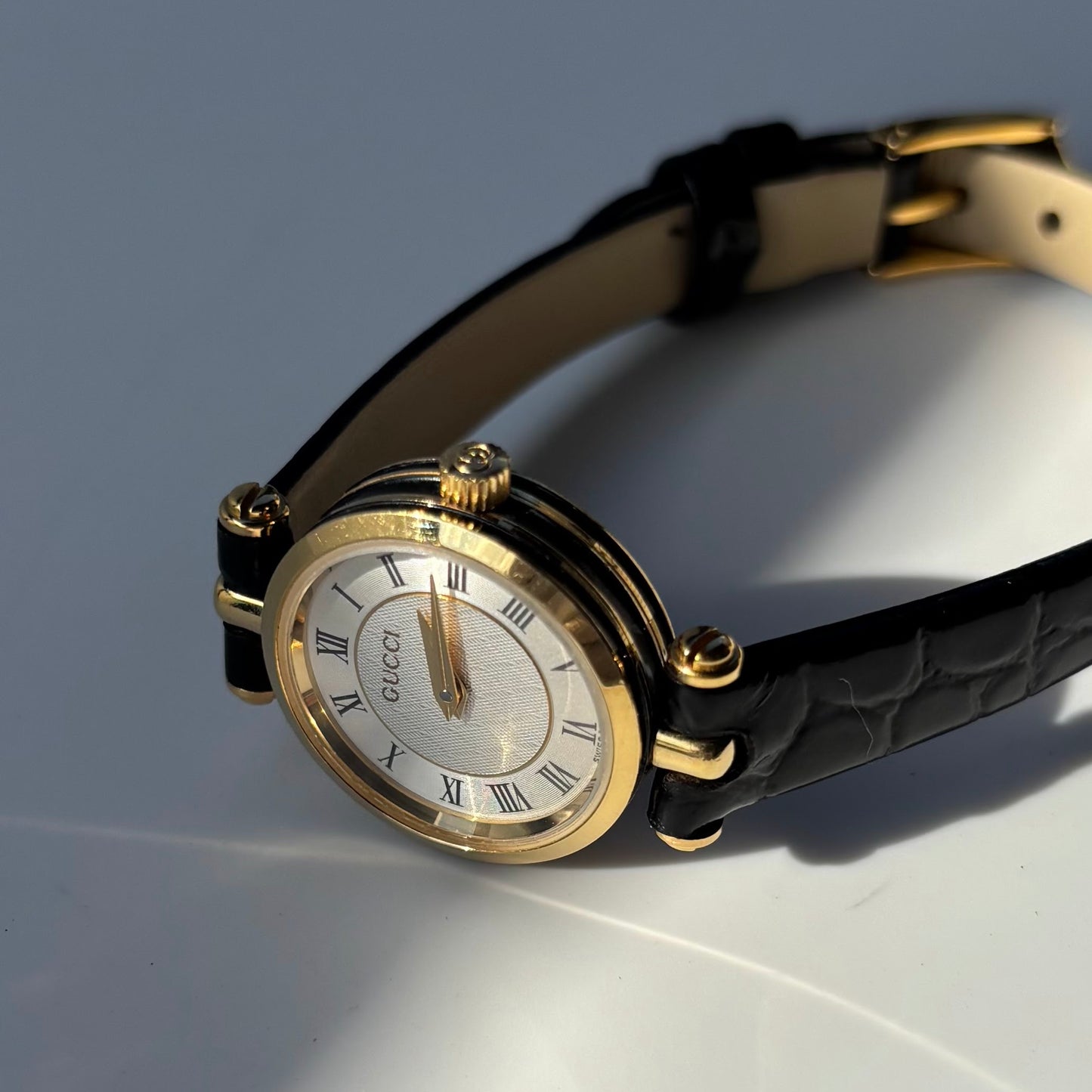 Gucci 1990s Round Dial Gold Plated Watch