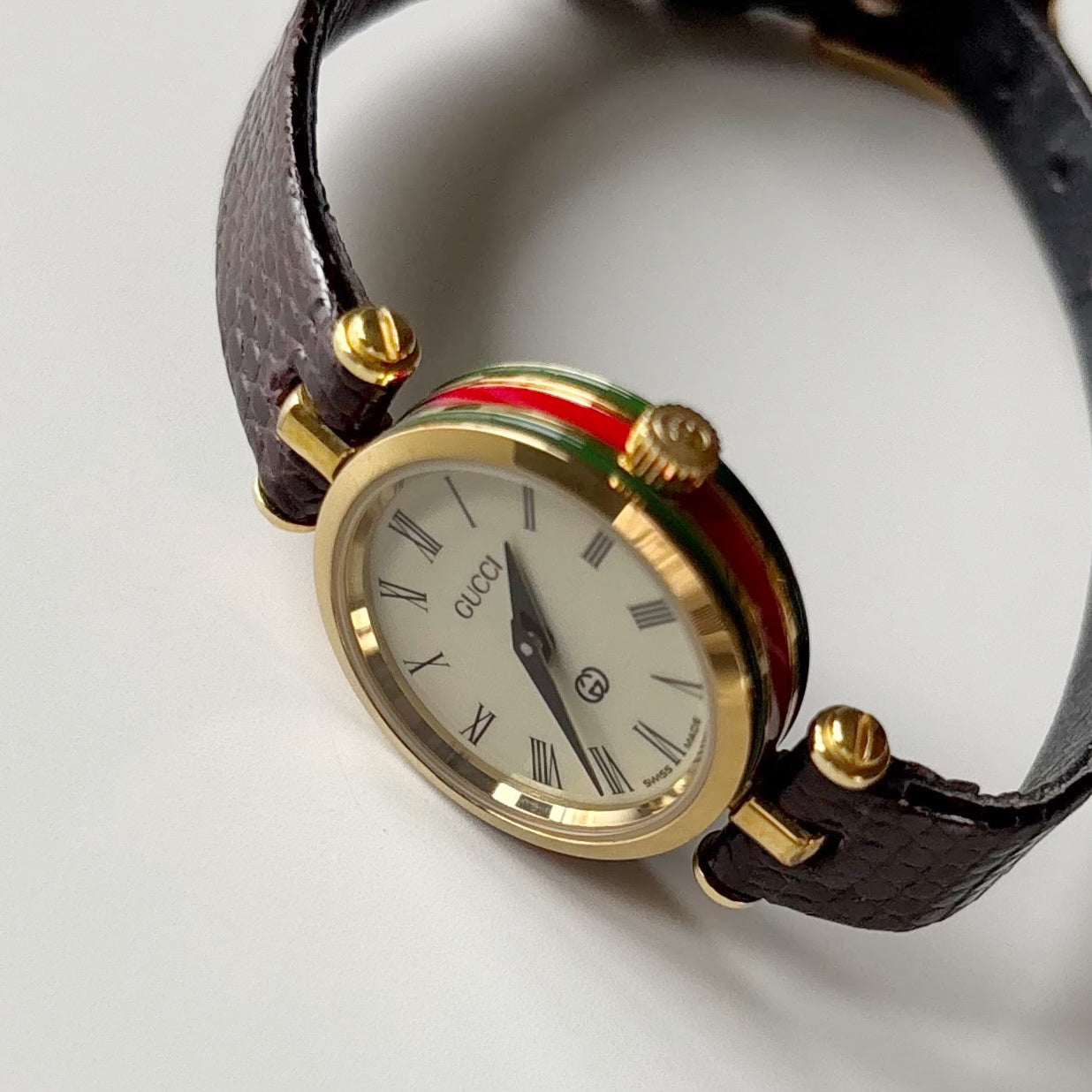 Gucci 1990s Sherry Round Dial Gold Plated Watch