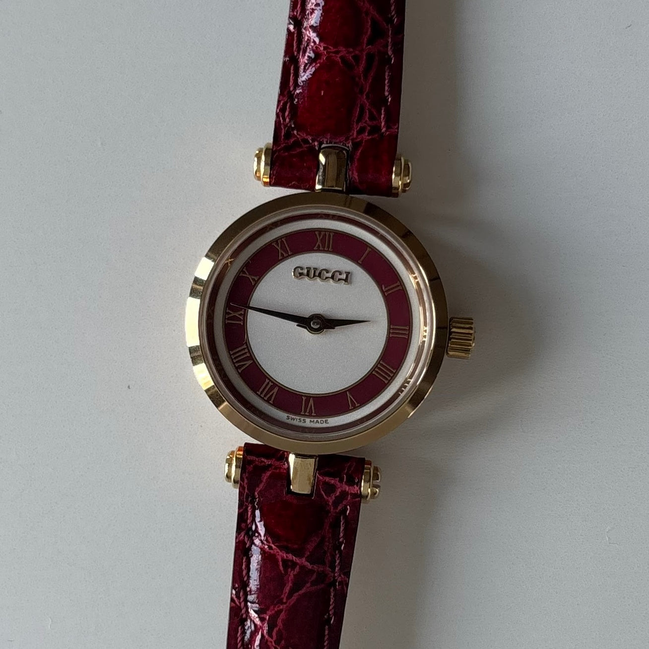 Gucci 1990s Sherry Round Dial Gold Plated Watch