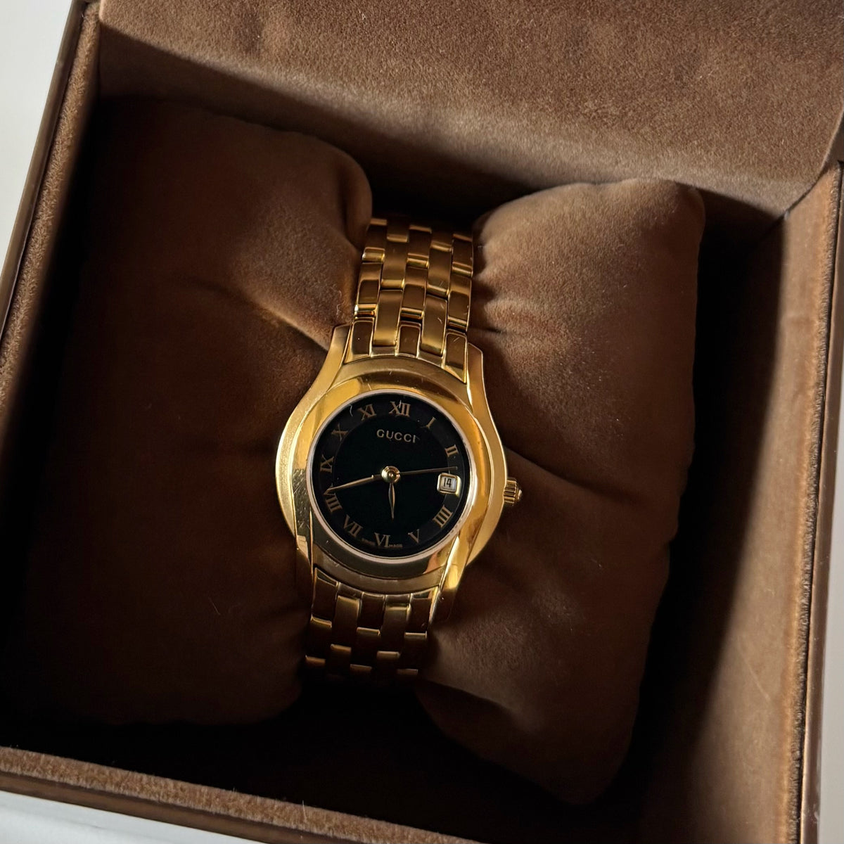 Gucci 1990s Date Black Round Dial Gold-Plated Watch
