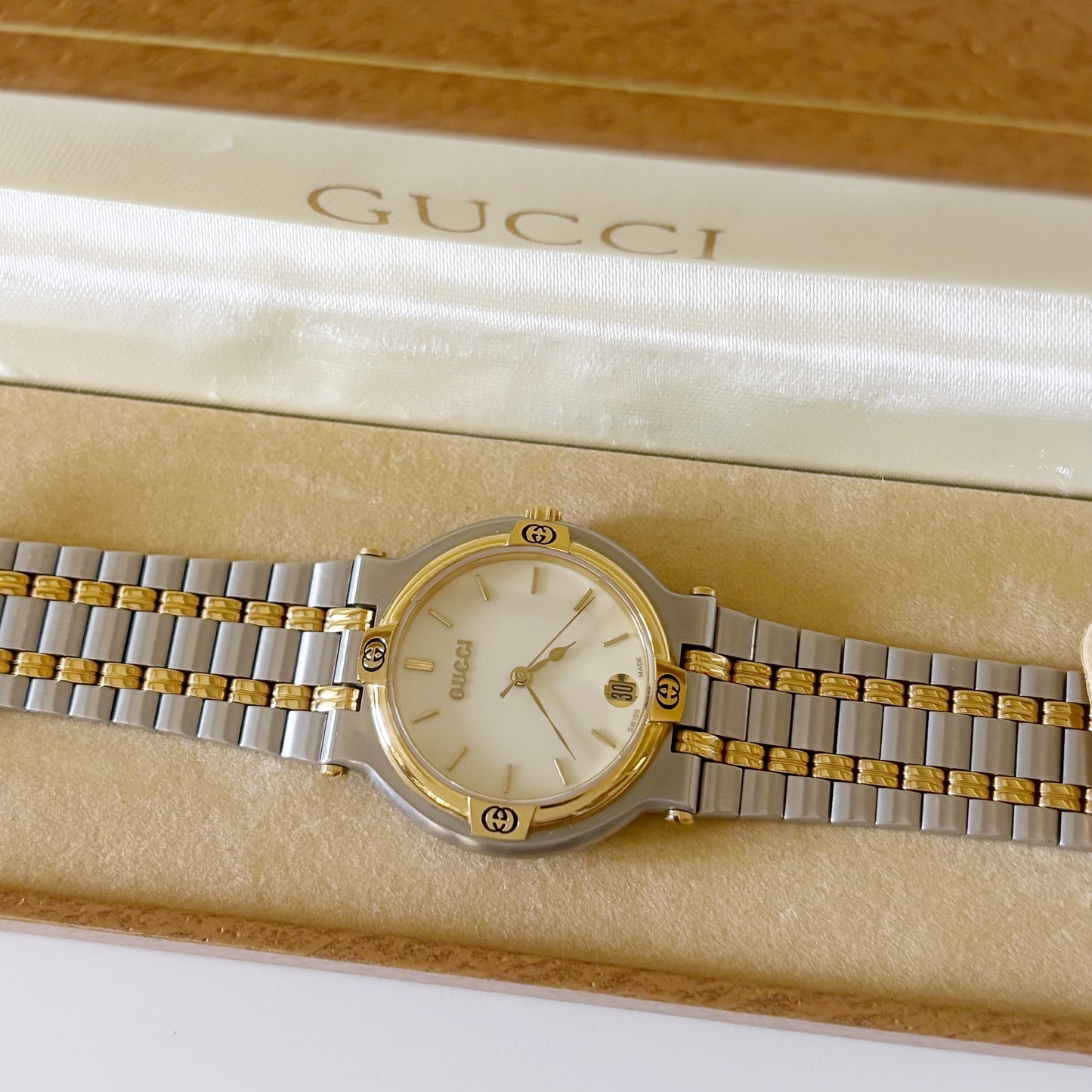 Gucci 1990s Date Round Dial Two Tone Watch (Large)