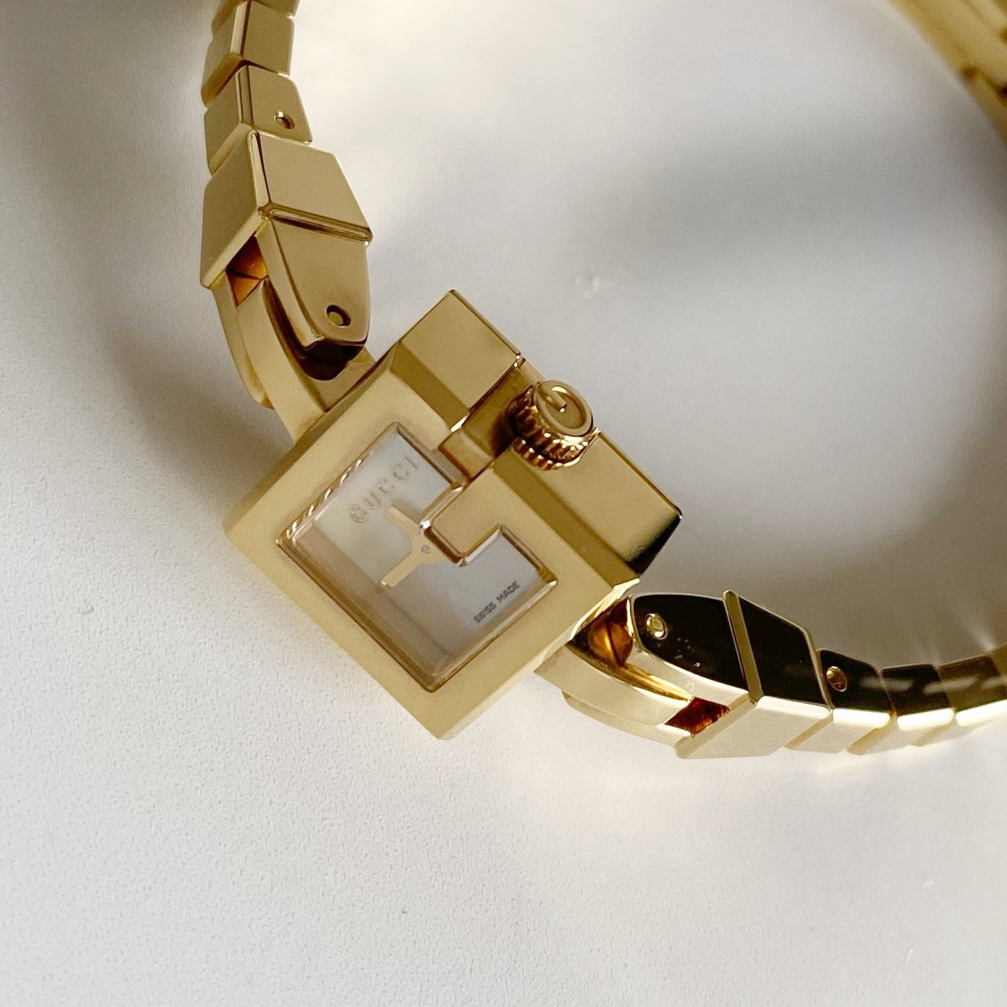 Gucci 1990s Seashell G Dial Gold Plated Watch