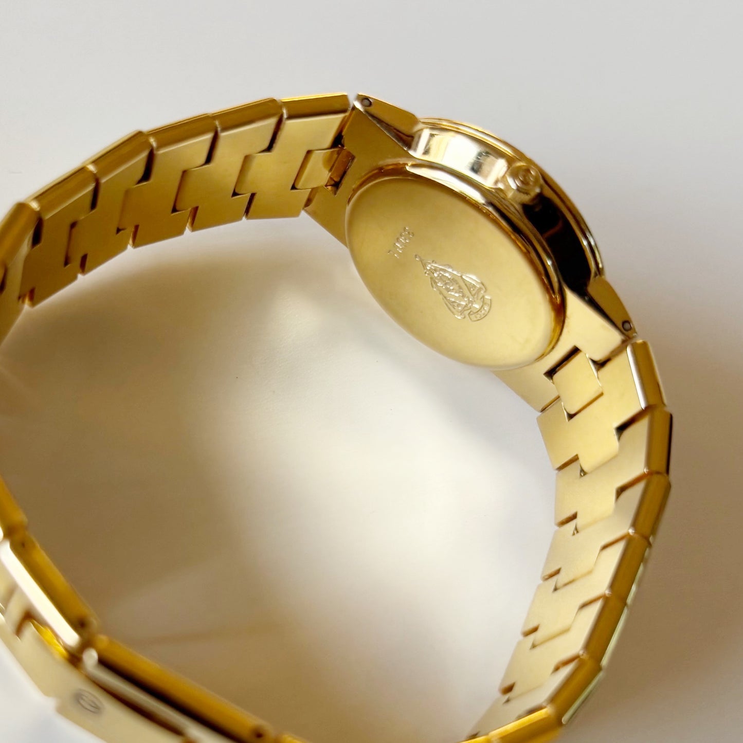 Gucci 1990s Round Dial Gold Plated Watch