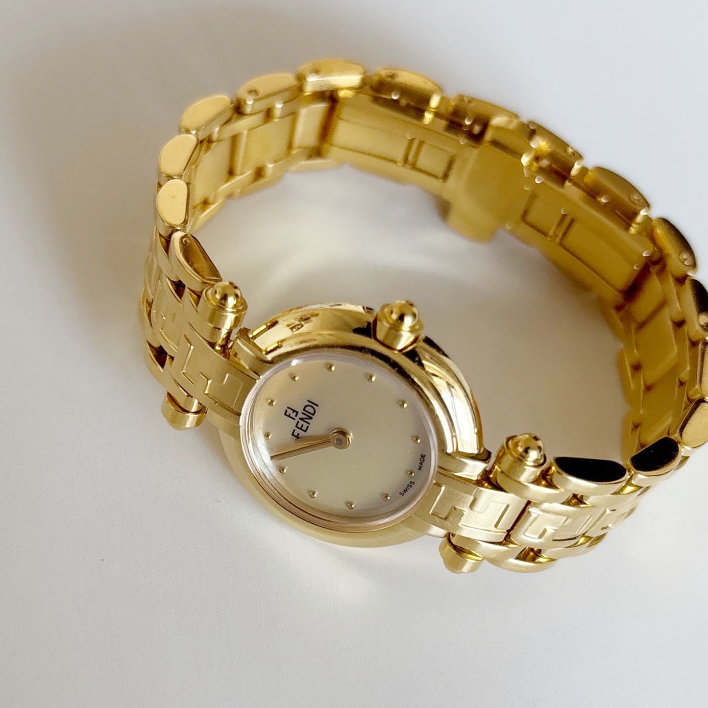 Fendi 1990s Seashell Round Dial Gold Plated Watch
