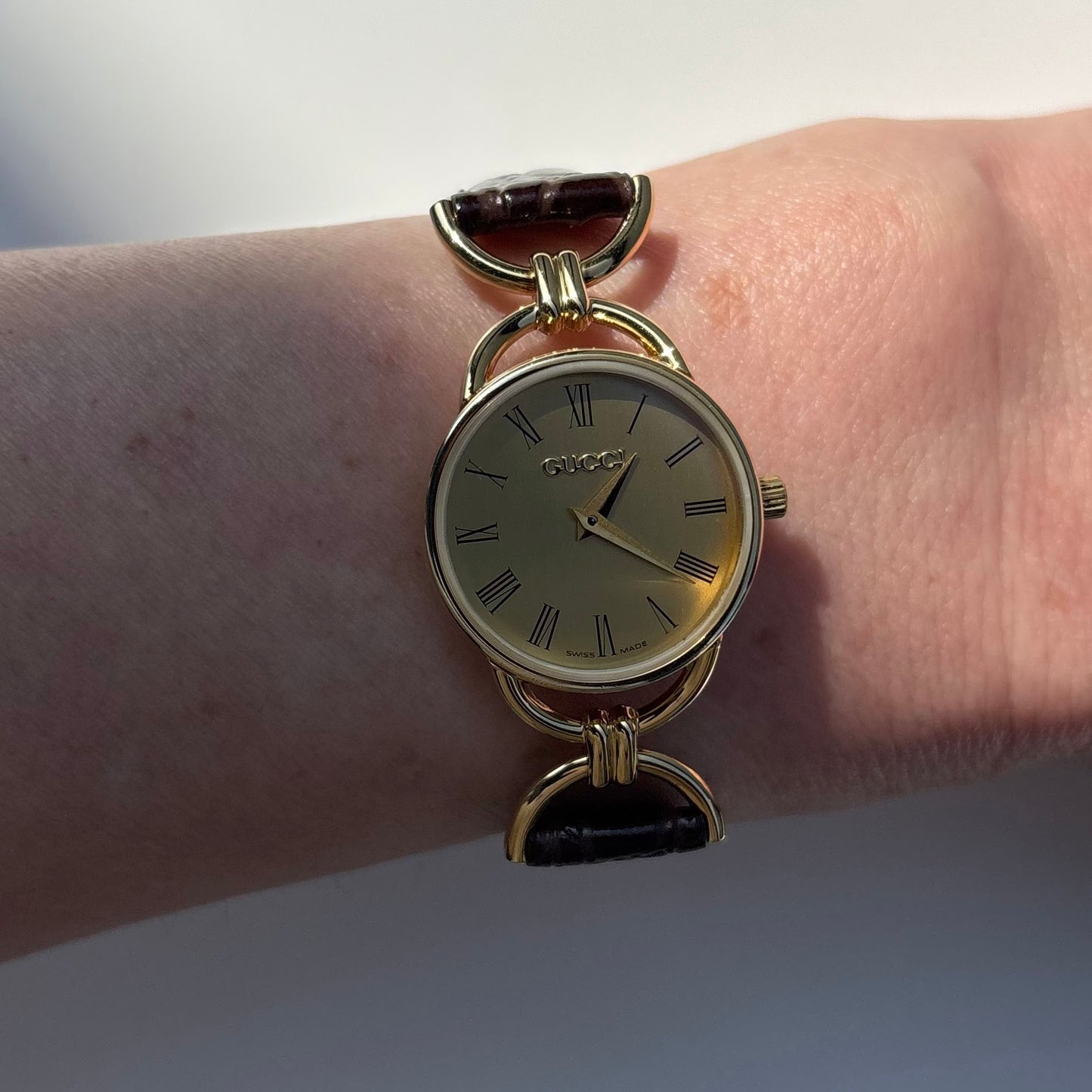 Gucci 1990s Gold Round Dial Horsebit Gold Plated Watch