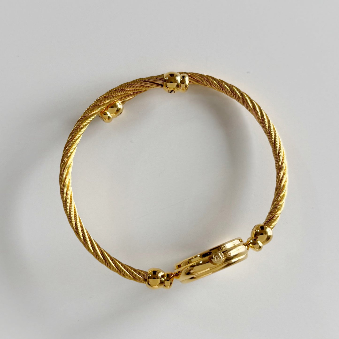 Gucci 1990s Seashell Dial Gold Plated Cable Band Bangle Watch