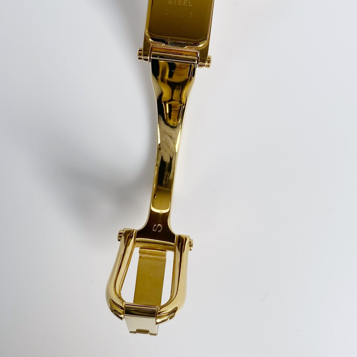 Gucci 1990s Seashell Dial Rectangular Gold Plated Bangle Watch (Small)