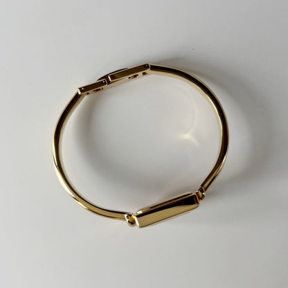 Gucci 1990s Square Dial Gold Plated Bangle Watch (Small)