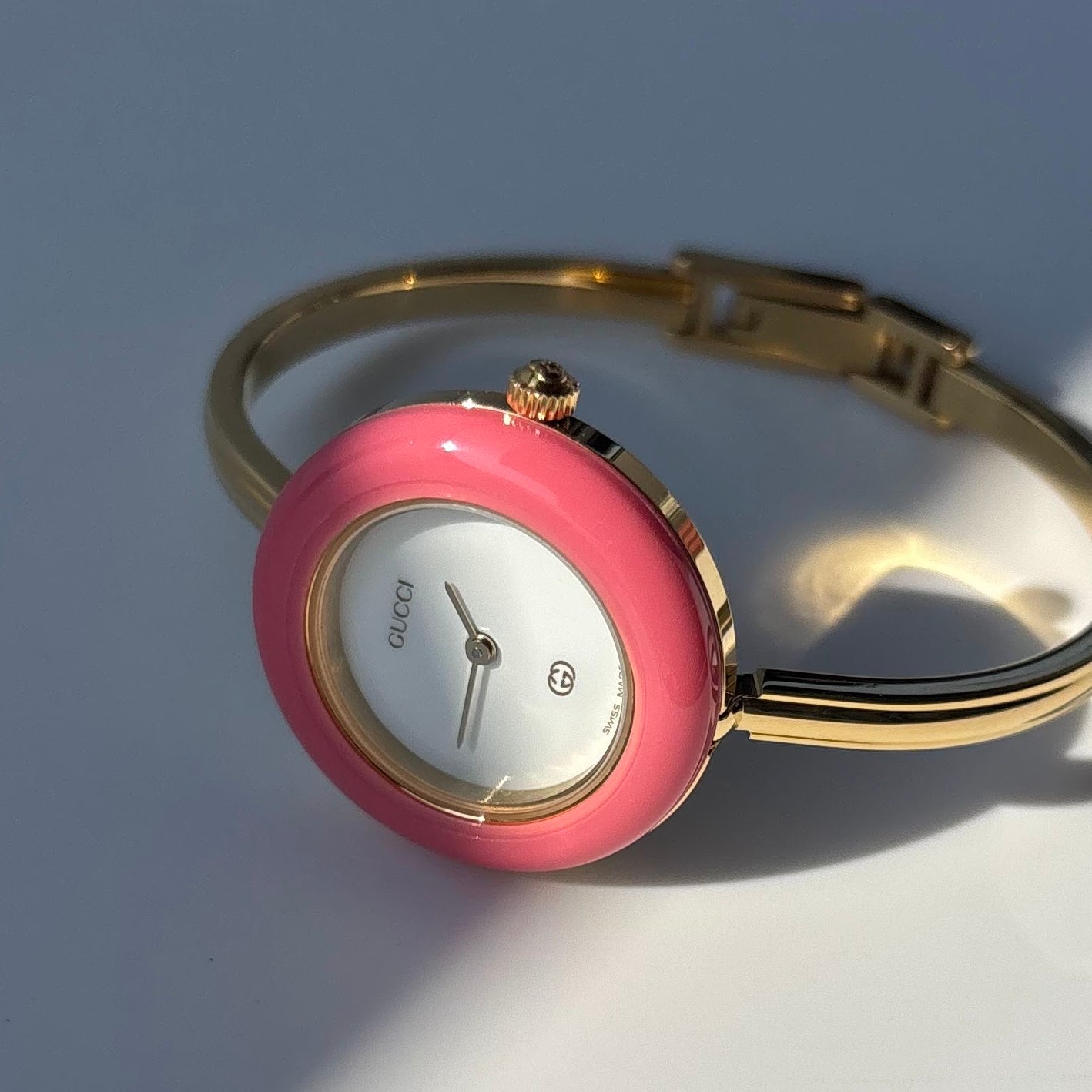 Gucci 1990s Interchangeable Bezel Gold Plated Bangle Watch with 12 bezels, case (Small)