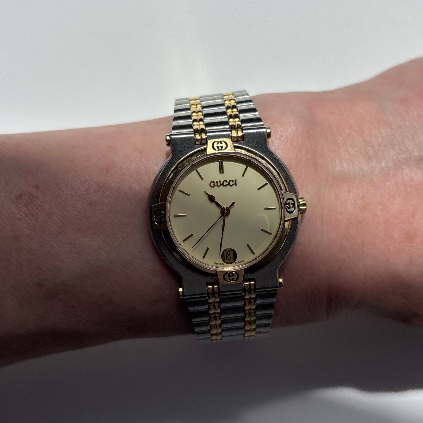 Gucci 1990s Round Dial Two Tone Gold Plated Watch (Large)