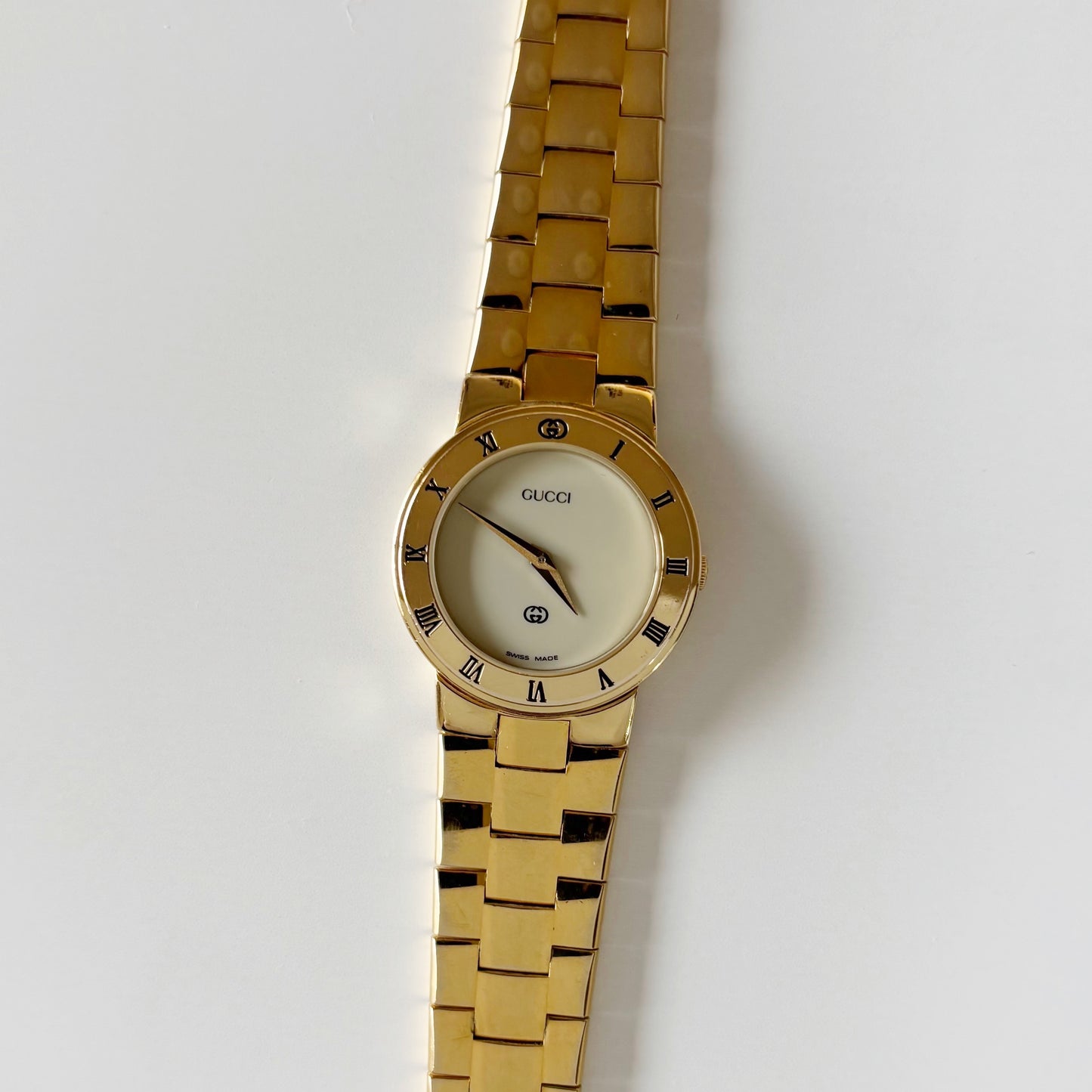 Gucci 1990s Round Dial Gold Plated Watch