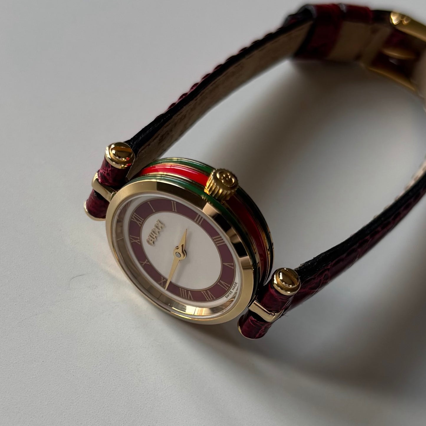 Gucci 1990s Sherry Round Dial Gold Plated Watch