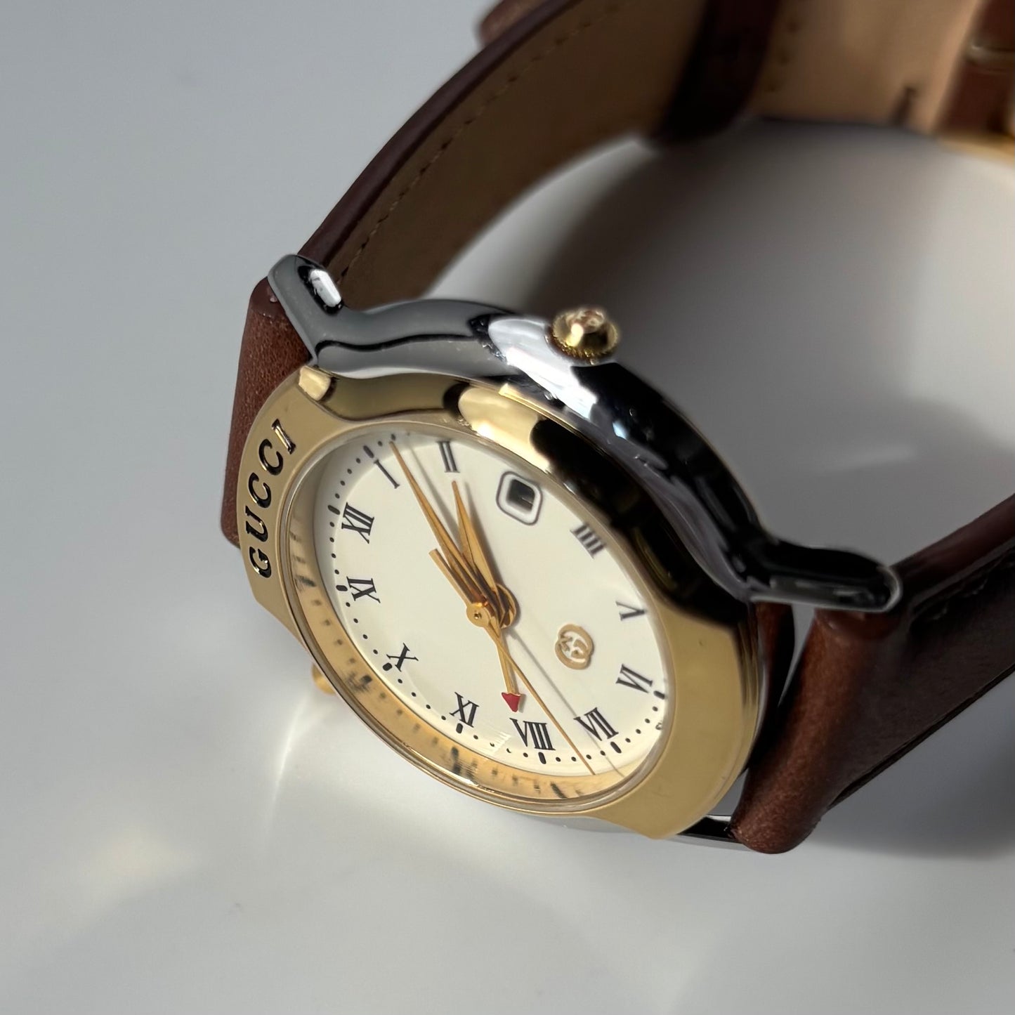 Gucci 1990s Date Round Dial Two Tone Watch (Large)