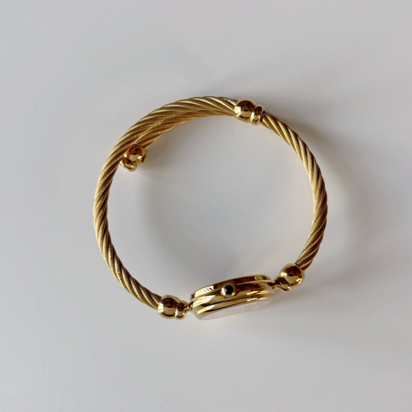 Gucci 1990s Seashell Dial Gold Plated Cable Bangle Watch