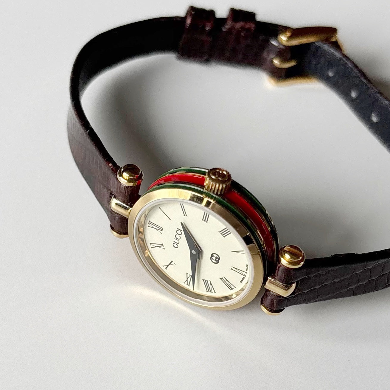 Gucci 1990s Sherry Round Dial Gold Plated Watch