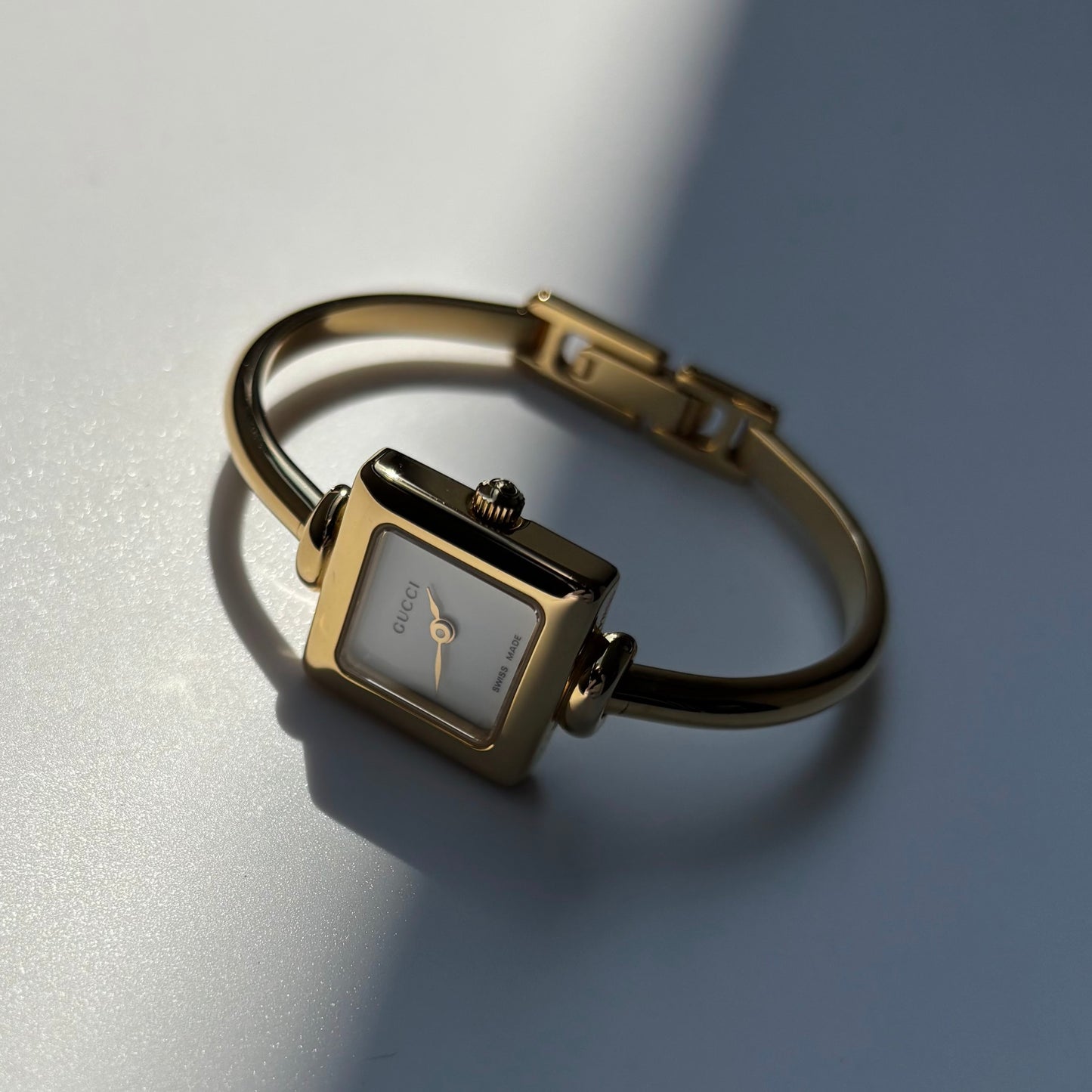 Gucci 1990s Square Dial Gold Plated Bangle Watch (Small)