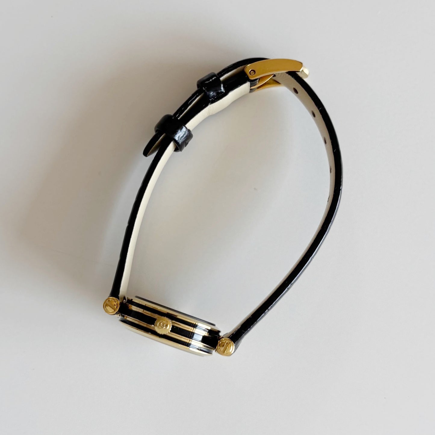Gucci 1990s Round Dial Gold Plated Watch